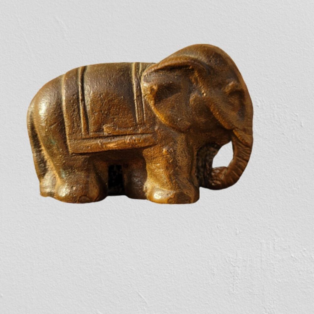 Vintage Rare Elephant sculpture figure figurine brass / bronze? 3x1x2".